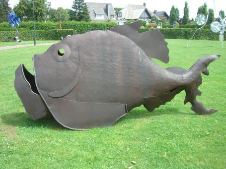 Rees : Am Bär, Skulpturenpark, Skulptur "Trojanischer Fisch" von Joachim Röderer, Köln